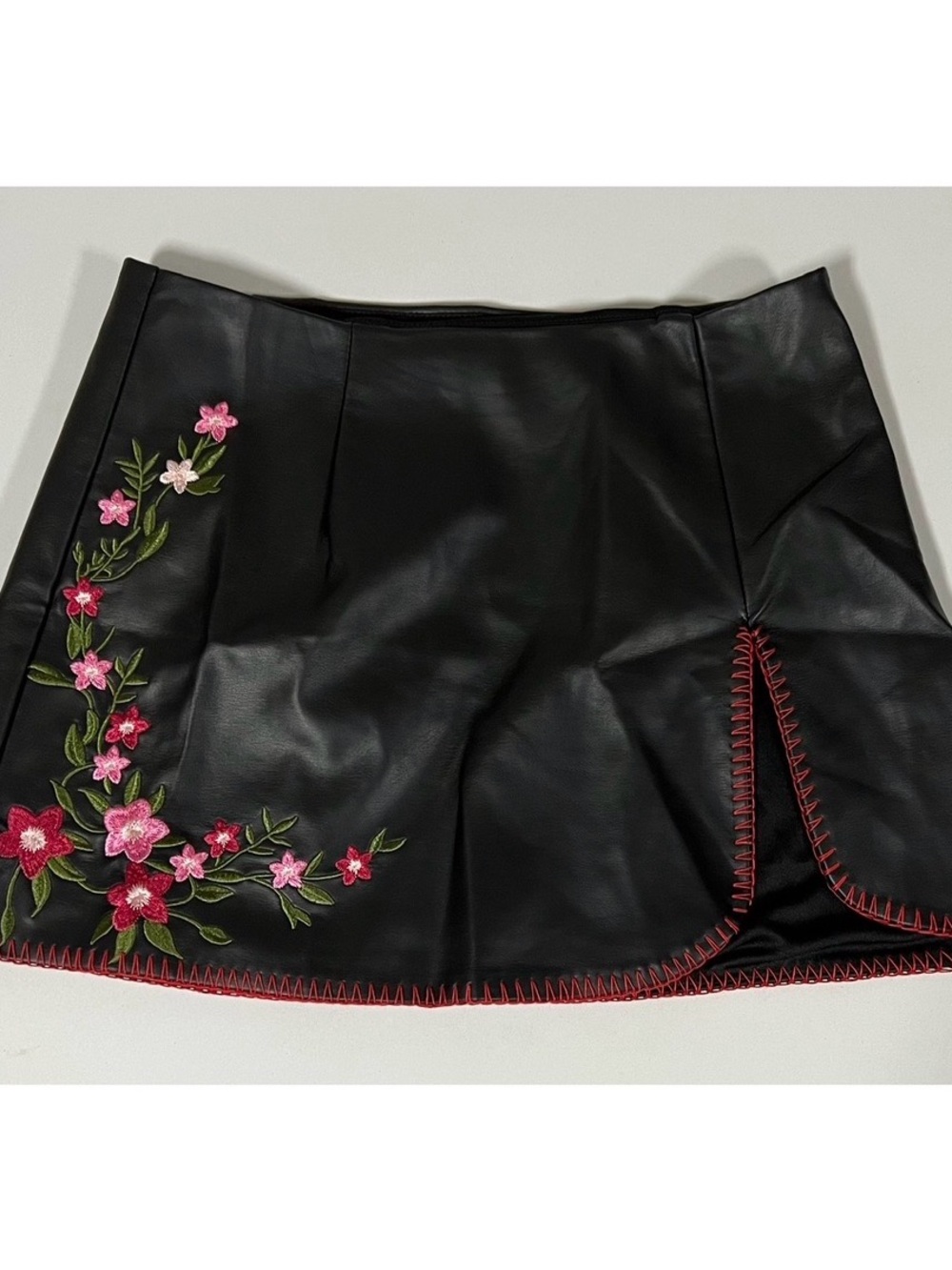 Black Pink Red Floral Embroidered Leather Mini Skirt Bottoms Size S 🌸✨ #leather